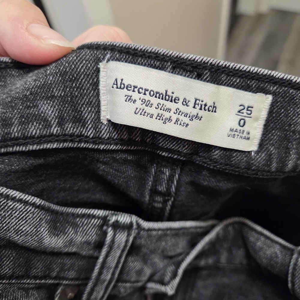 Abercrombie & Fitch Crossover Waist 90s Slim Straight Ultra High Rise Jeans - Picture 7 of 8